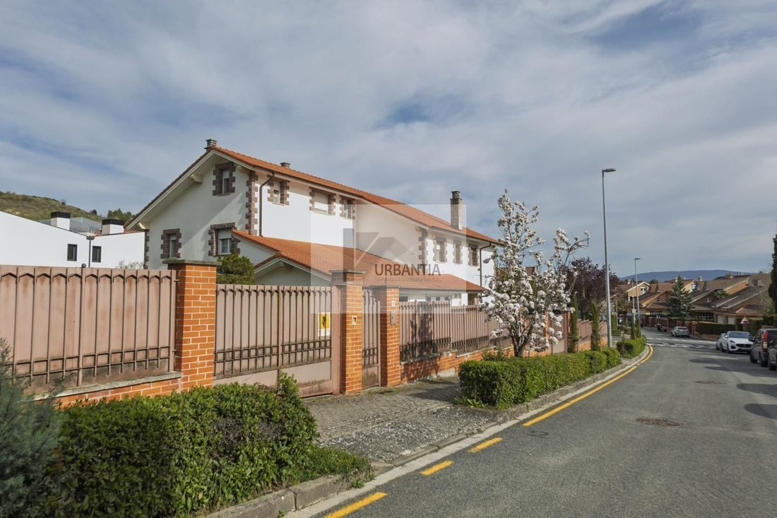 Villa in Berrioplano / Berriobeiti, Navarre, Spain 1 - 17648287