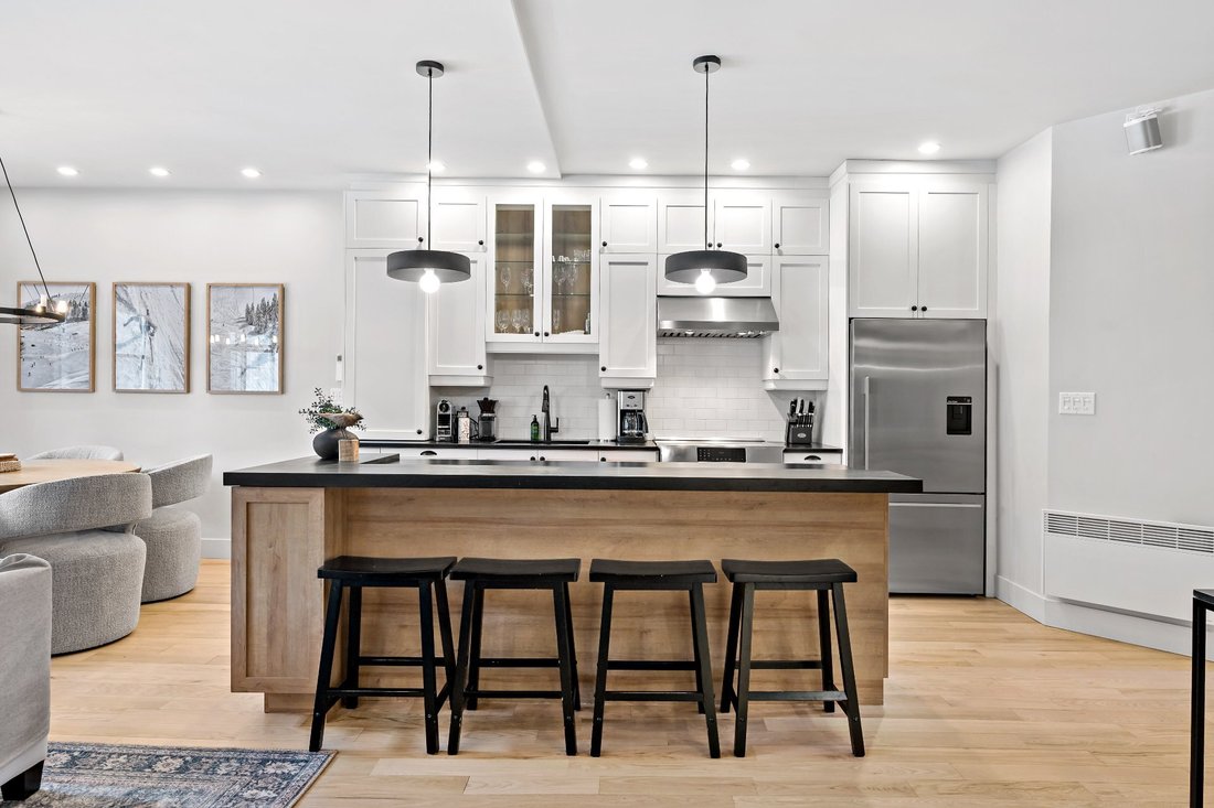 Apartment in Mont-Tremblant, Quebec, Canada 3 - 17646387