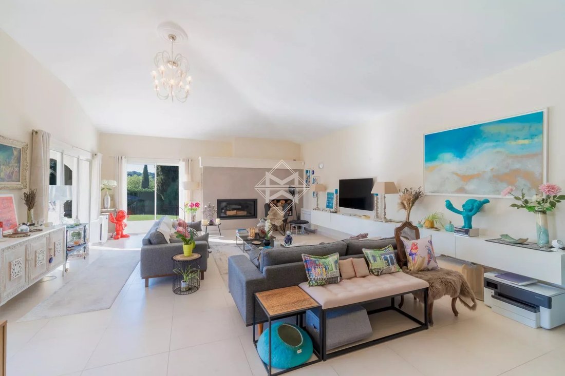Villa in Mougins, Provence-Alpes-Côte d'Azur, France 4 - 17645338