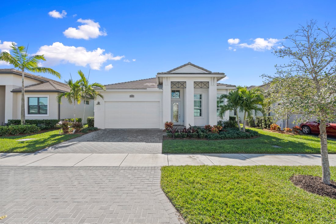 Port St. Lucie, Florida, United States 4 - 17644374