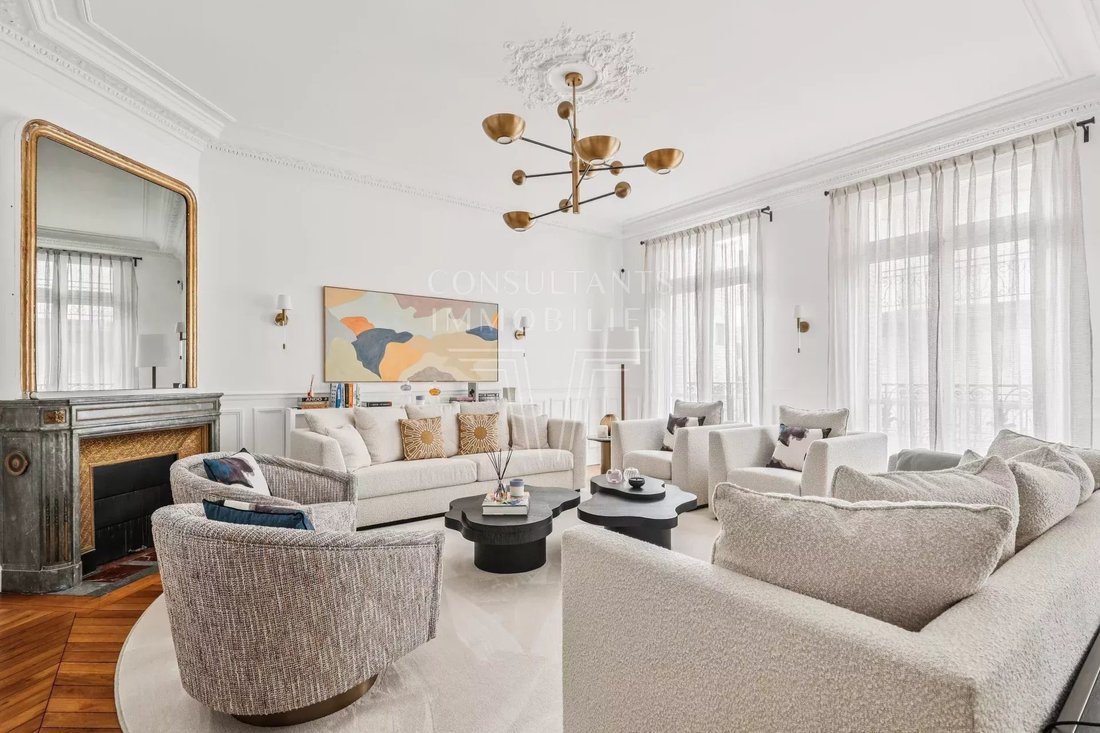 Apartment in Invalides, Paris 7e Arrondissement, Paris 2 - 17659292