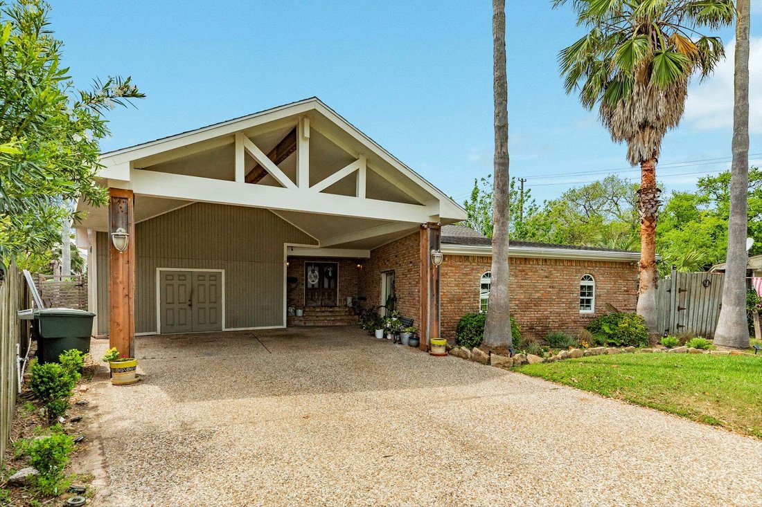 House in Galveston, Texas, United States 2 - 17629773