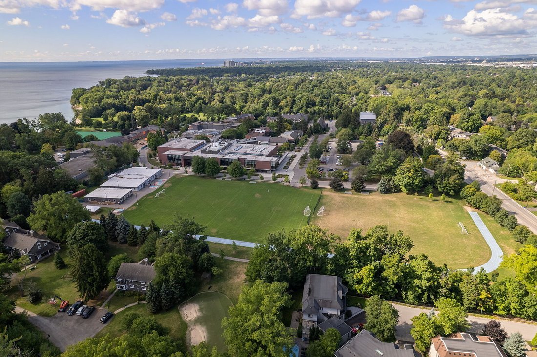House in Oakville, Ontario, Canada 5 - 17646573