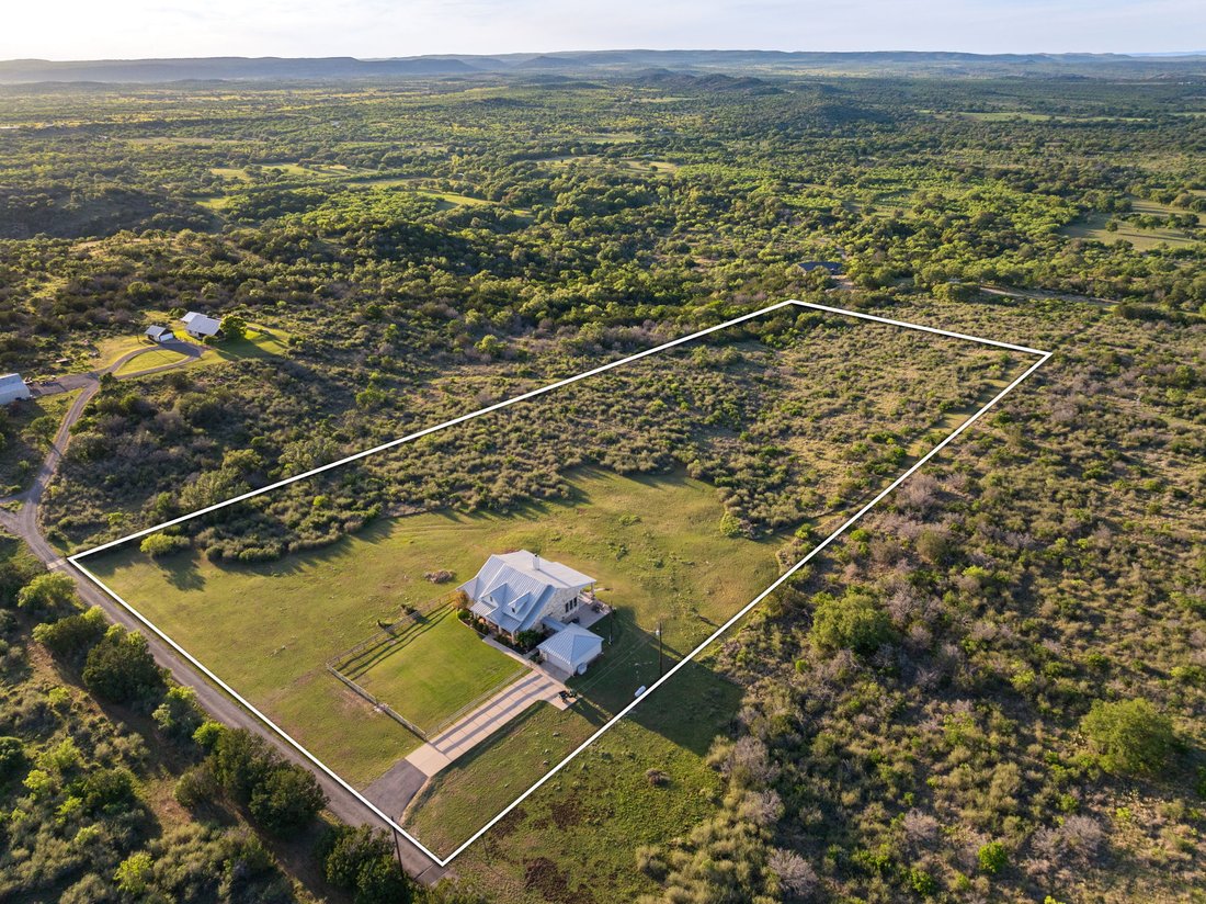 House in Round Mountain, Texas, United States 5 - 17646053