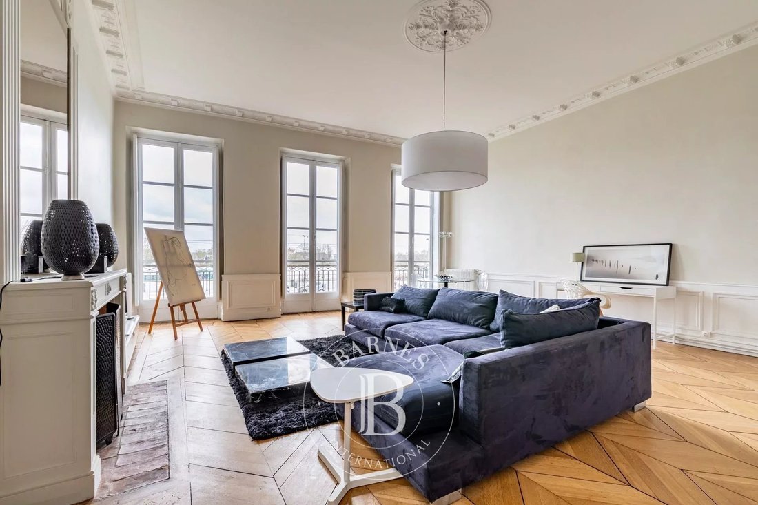 Apartment in Grand Parc-Chartrons-Paul Doumer, Bordeaux, France 1 - 17646939