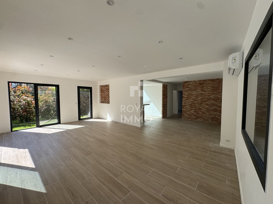 House in Le Faron-Fort-Rouge, Toulon, France 2 - 17649842