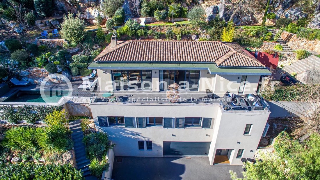 Villa in Falicon, Provence-Alpes-Côte d'Azur, France 1 - 17646244
