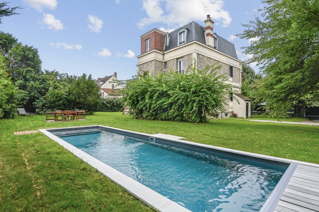 House in Sonchamp, Ile-de-France, France 2 - 17650055