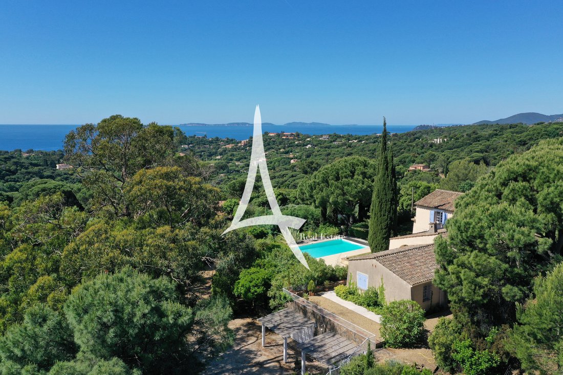 Villa in La Croix-Valmer, Provence-Alpes-Côte d'Azur, France 2 - 14674879