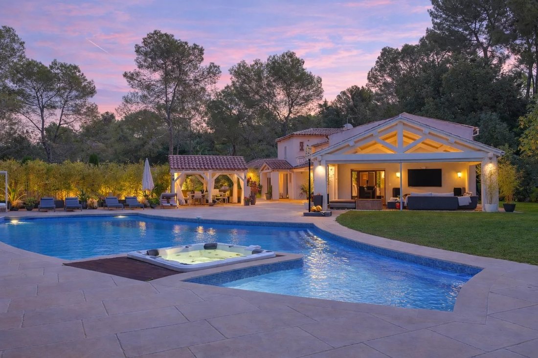 Villa in Mougins, Provence-Alpes-Côte d'Azur, France 2 - 17647013
