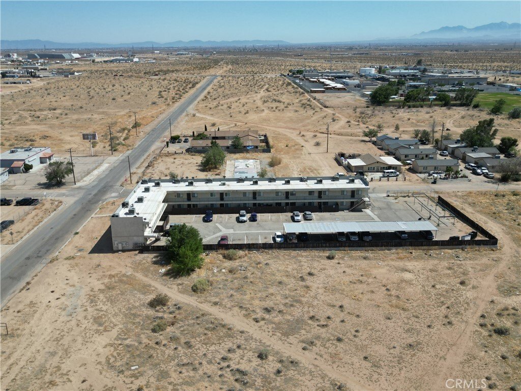 Apartment in Adelanto, California, United States 2 - 17250550