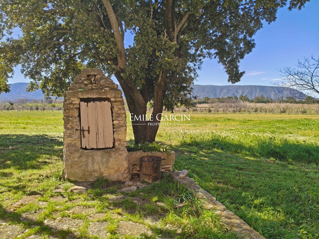 Villa en Cabrières-d'Avignon, Provenza-Alpes-Costa Azul, Francia 2 - 17646760