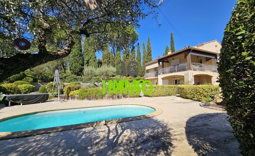 House in Camplanier, Nimes, France 1