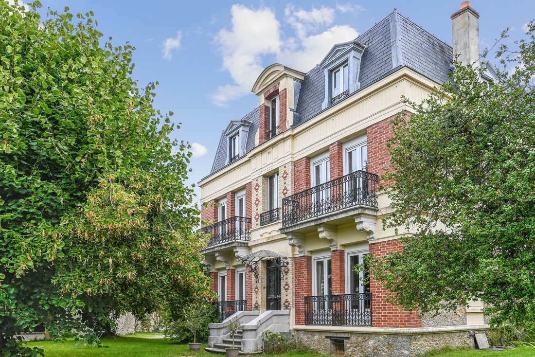 House in Sonchamp, Ile-de-France, France 1 - 17650055