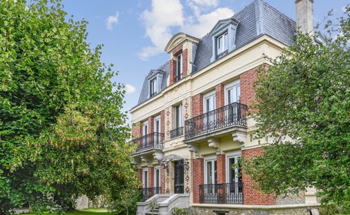 House in Sonchamp, Ile-de-France, France 1