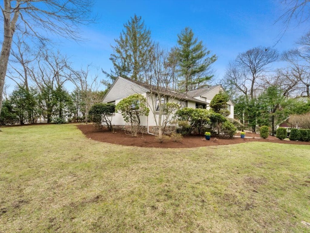 House in Wellesley, Massachusetts, United States 2 - 17651737