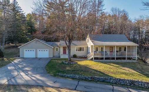 House in Center Harbor, New Hampshire, United States 1