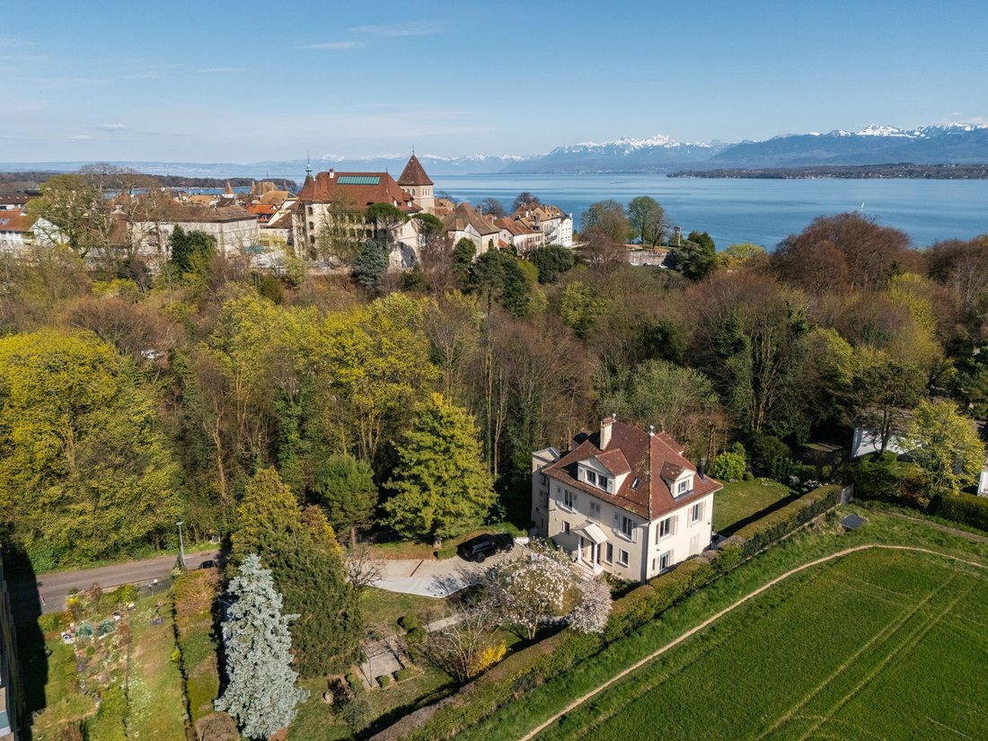 House in Nyon, Vaud, Switzerland 1 - 17645031