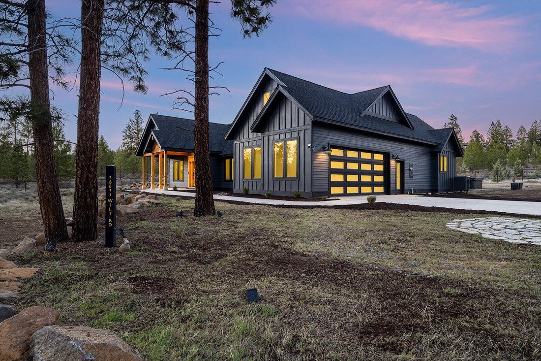 House in Sisters, Oregon, United States 3 - 17645209