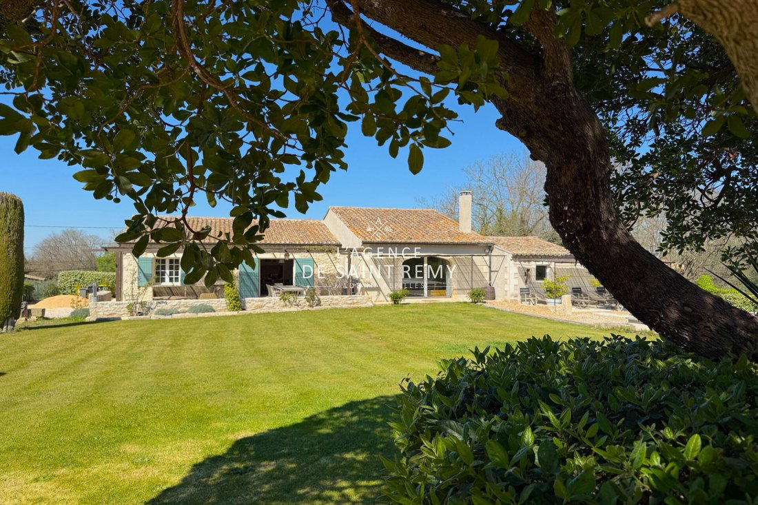 Villa in Saint-Rémy-de-Provence, Provence-Alpes-Côte d'Azur, France 1 - 14434273