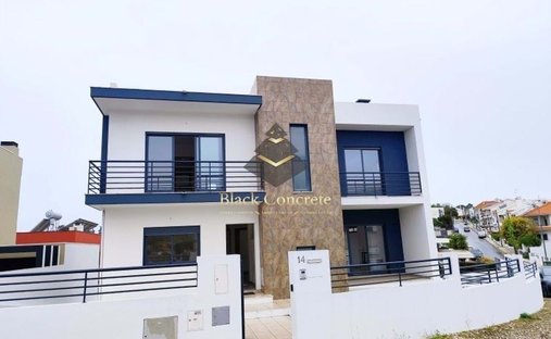 Villa in Laranjeiro e Feijo, Setubal, Portugal 1