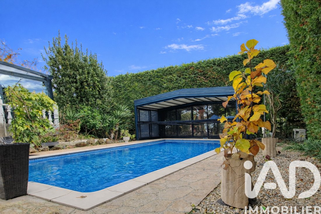 House in Mandres-les-Roses, Ile-de-France, France 1 - 17483467