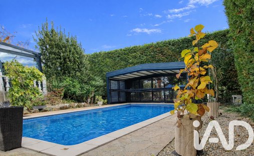 House in Mandres-les-Roses, Ile-de-France, France 1