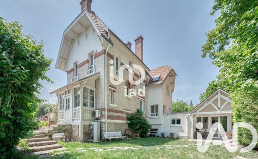 House in Rive Gauche, Viroflay, France 1