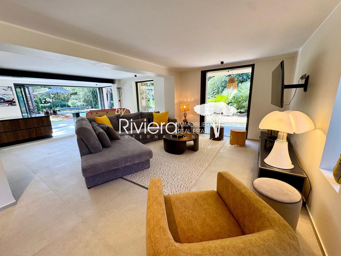 Villa in La Croix-Valmer, Provence-Alpes-Côte d'Azur, France 4 - 15390208