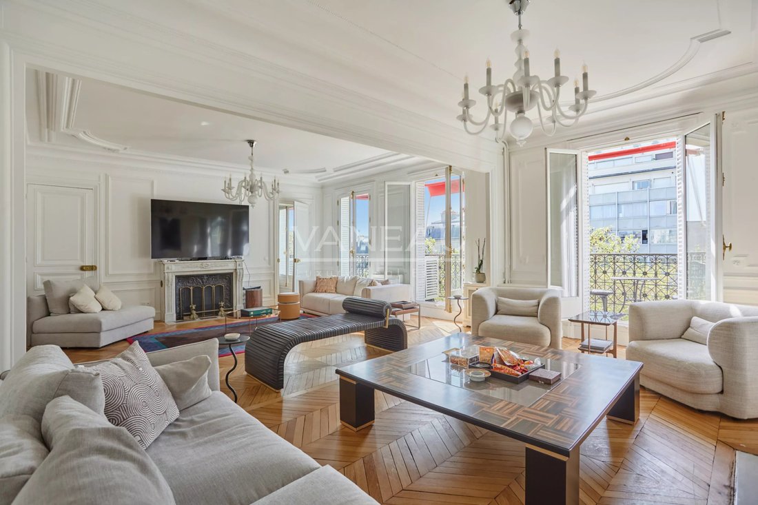 Apartment in Chaillot, Paris 16e Arrondissement, Paris 2 - 17650376