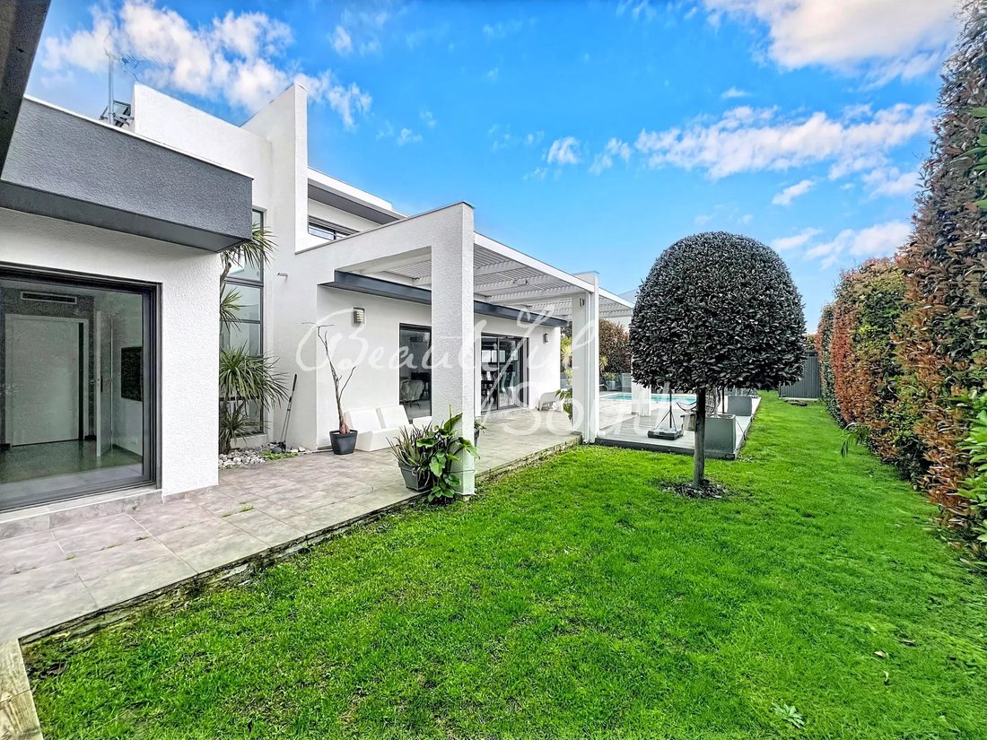 Villa in Villeneuve-de-la-Raho, Occitania, France 2 - 17646986