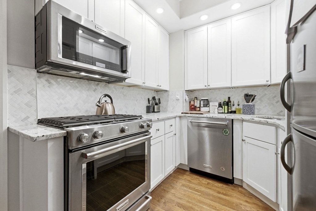 Condo in Boston, Massachusetts, United States 3 - 17644600
