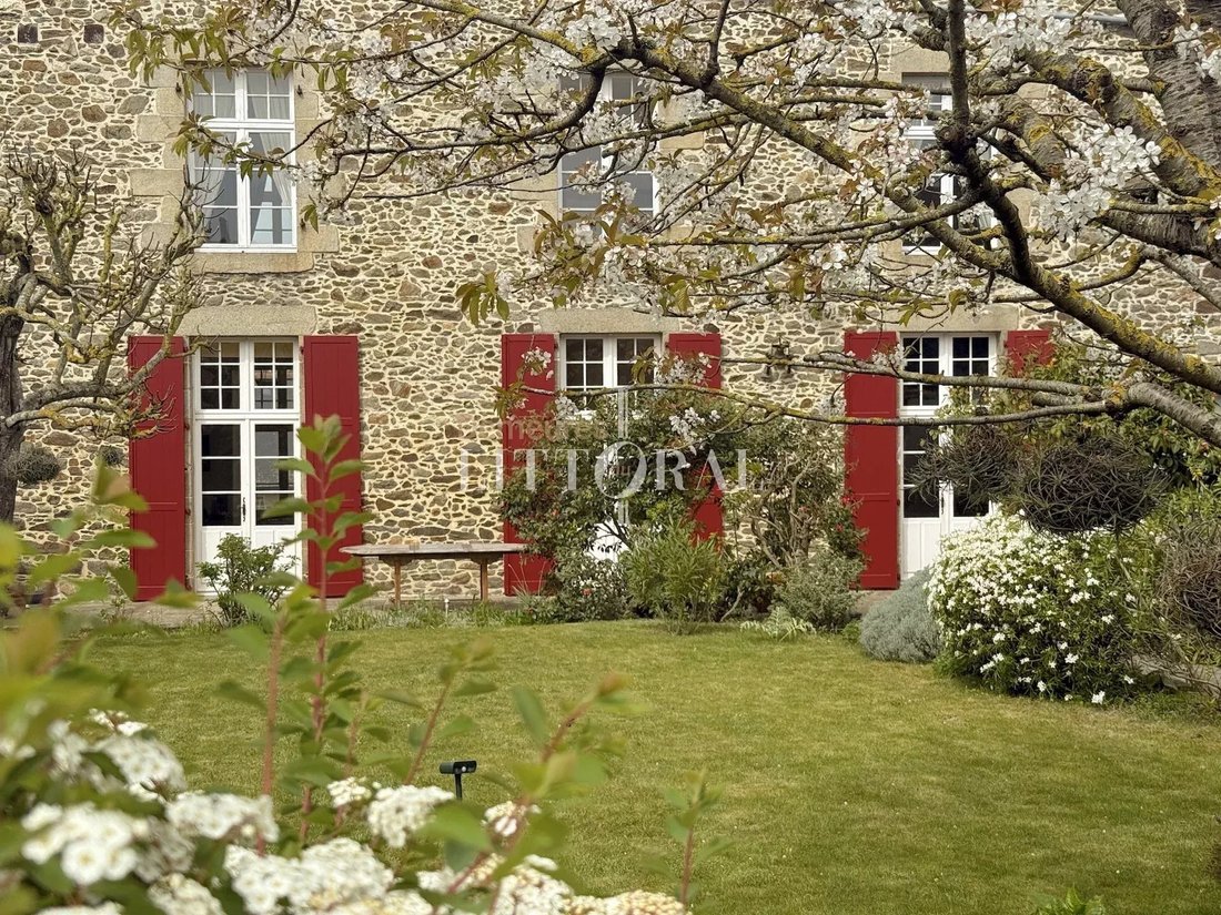 Estate in France 1 - 17423618