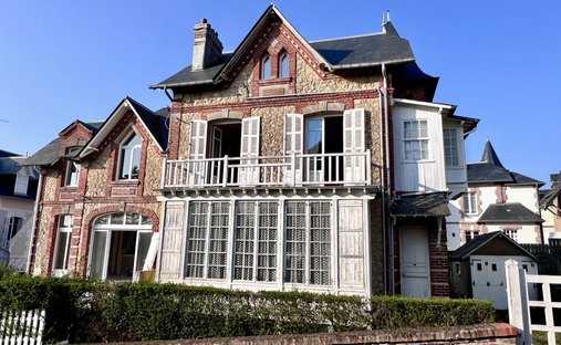 Maison à Blonville-sur-Mer, Normandie, France 1