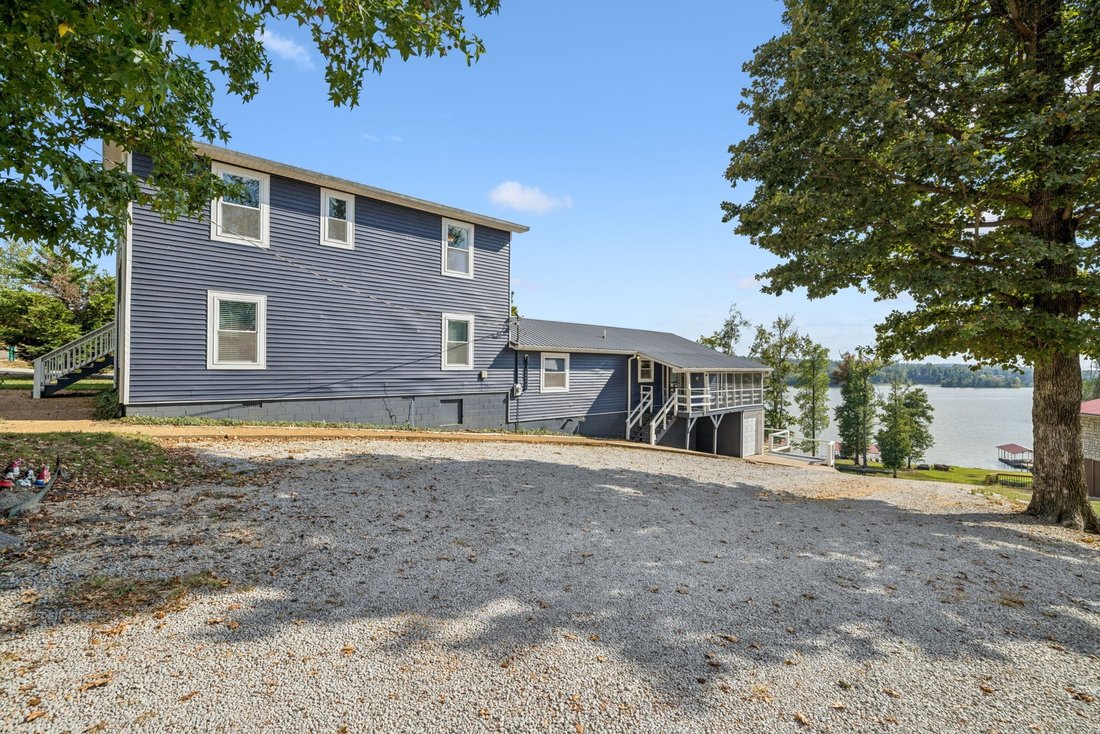 House in Lobelville, Tennessee, United States 3 - 17645854