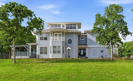 House in Tioga, Texas, United States 1