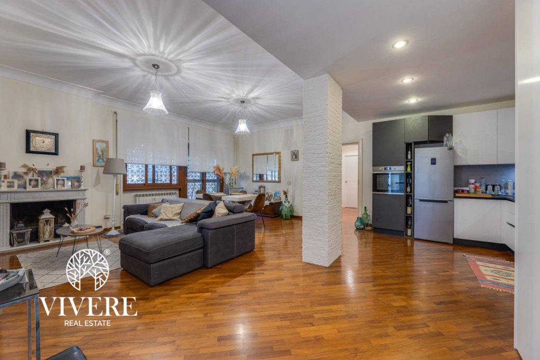 Apartment in Gianicolense, Rome, Lazio 1 - 17650998