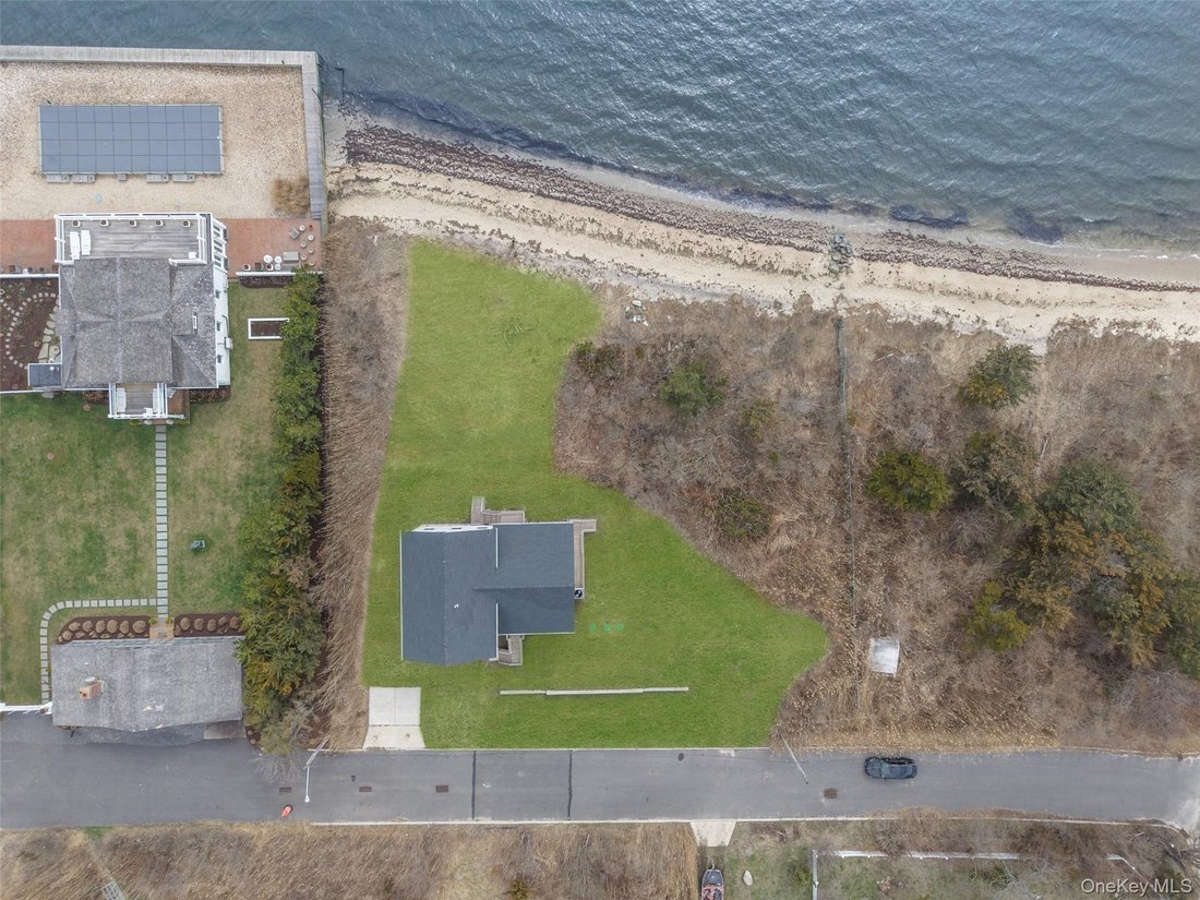 House in East Patchogue, New York, United States 5 - 17533939