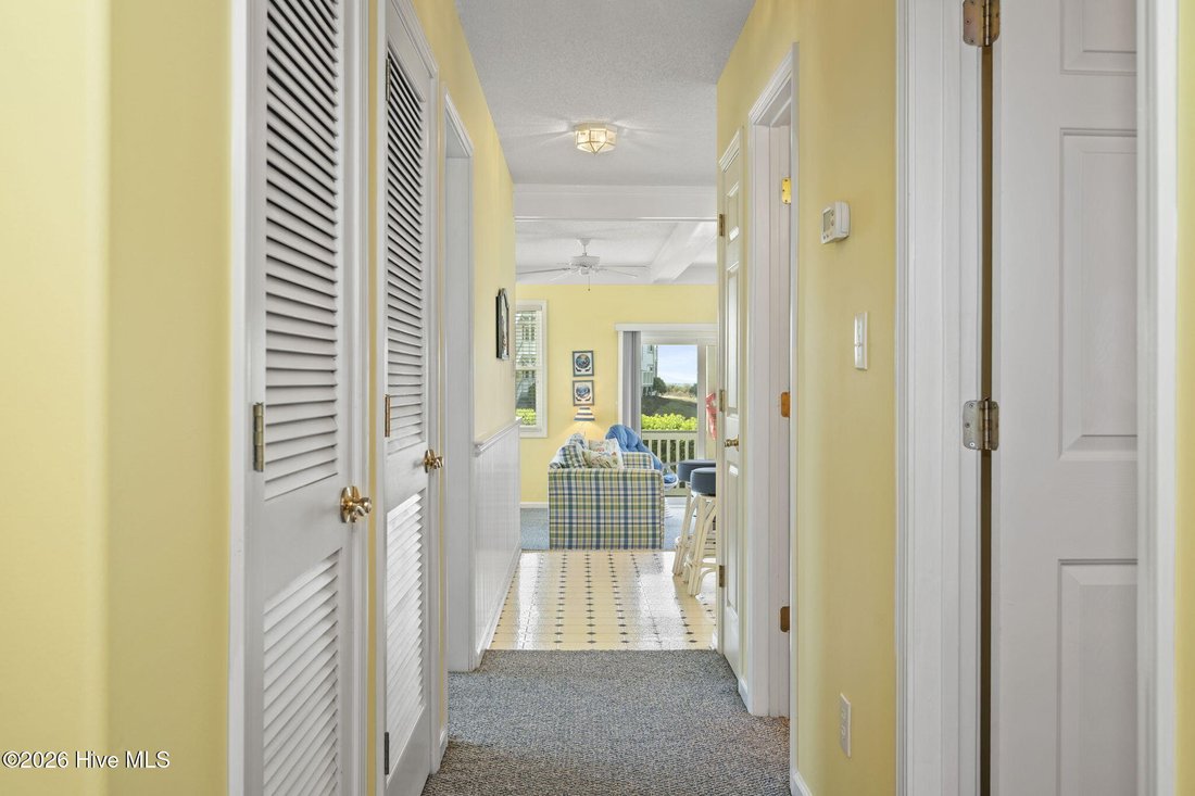 Condo in Emerald Isle, North Carolina, United States 3 - 17652182