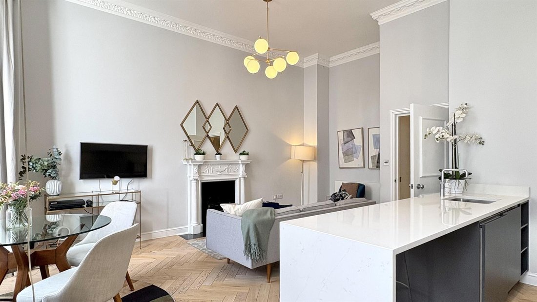 Apartment in Earls Court, Kensington And Chelsea, England 4 - 17653882