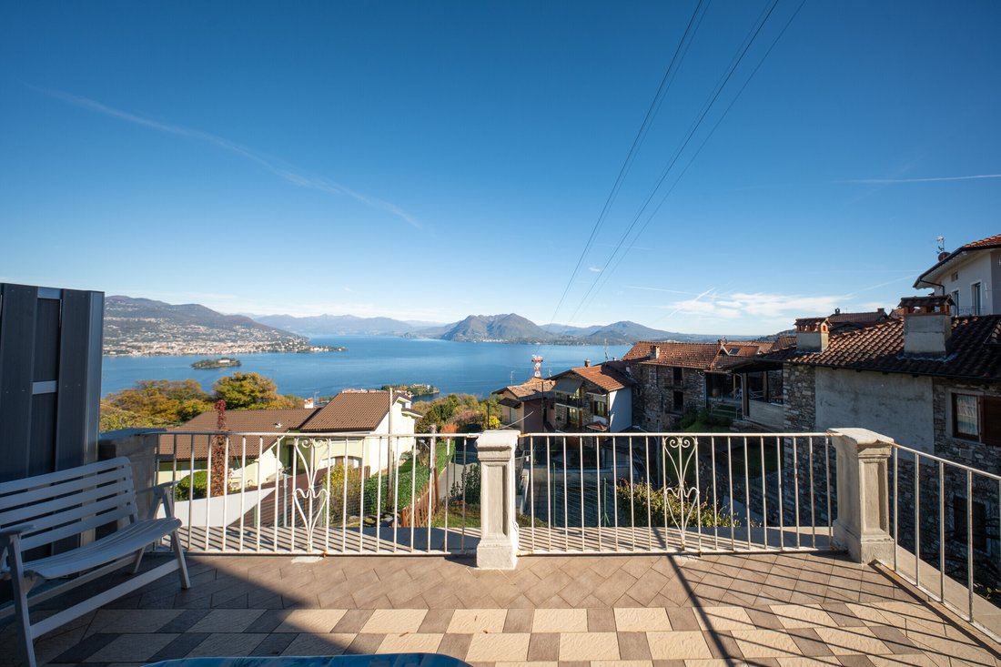 Villa in Stresa, Piedmont, Italy 1 - 17645580