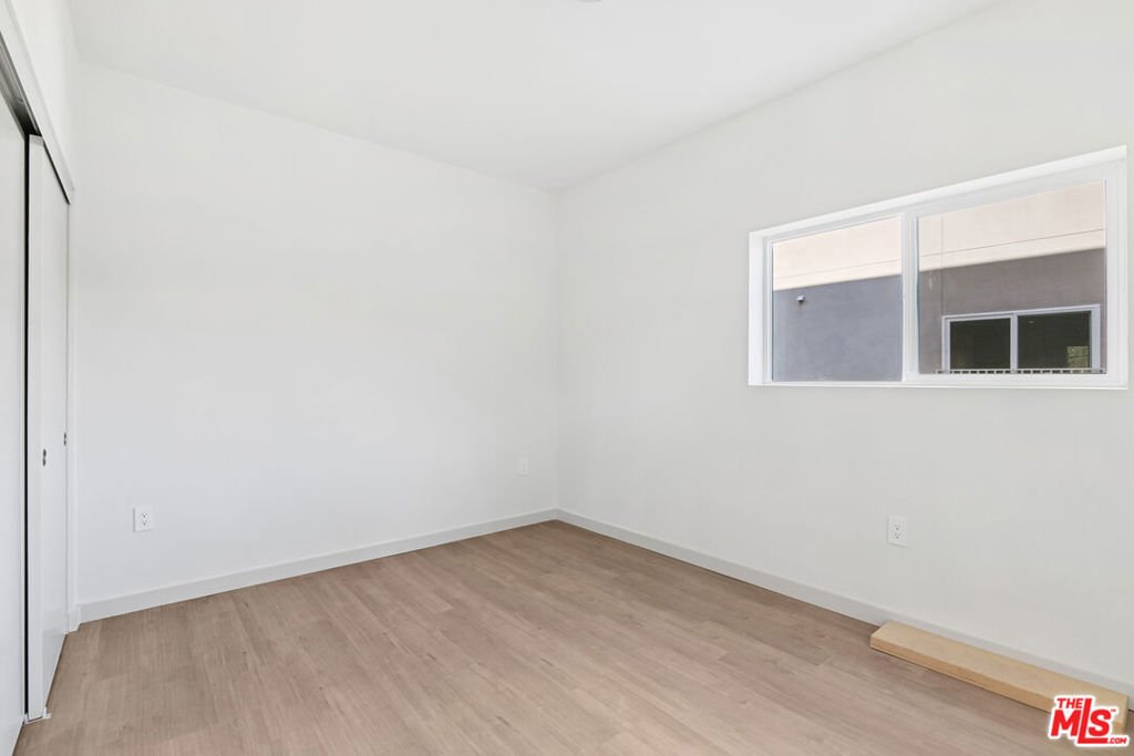 Los Angeles, California, United States 4 - 17648244