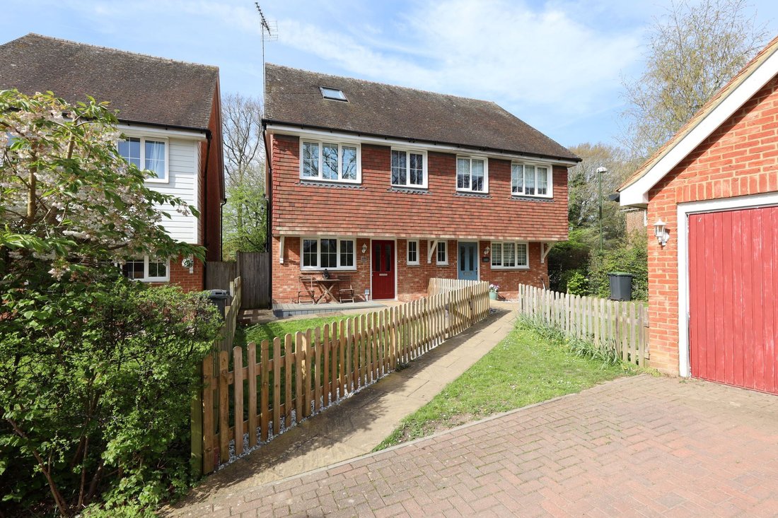 House in Burgess Hill, England 1 - 17247995