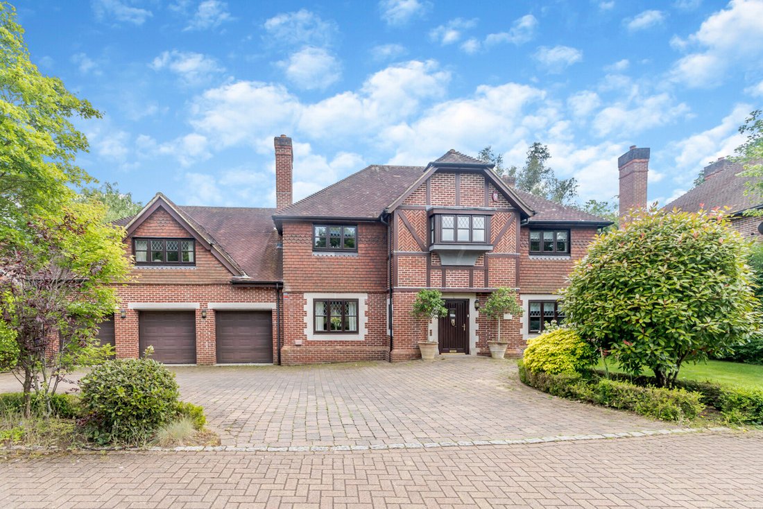 House in Beaconsfield, England 1 - 17652180
