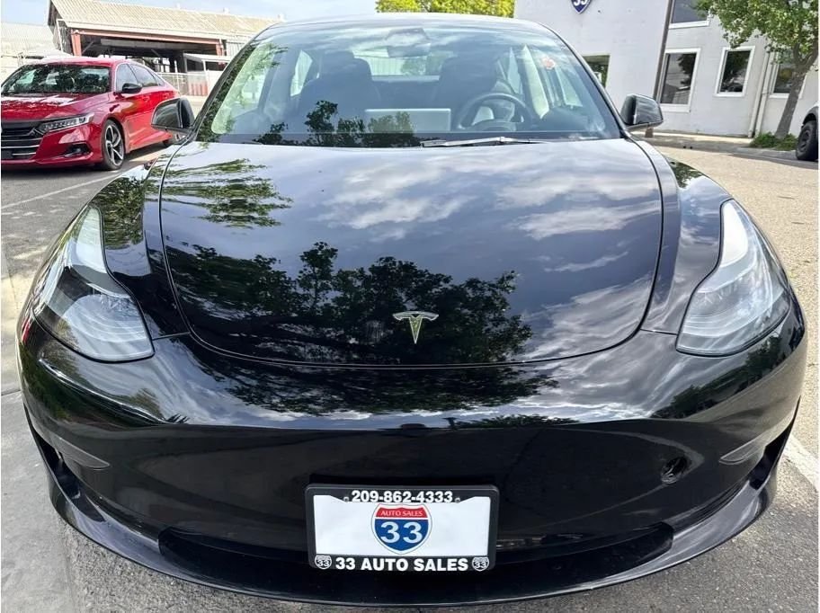 Sedan in Newman, CA, United States 2 - 17647410