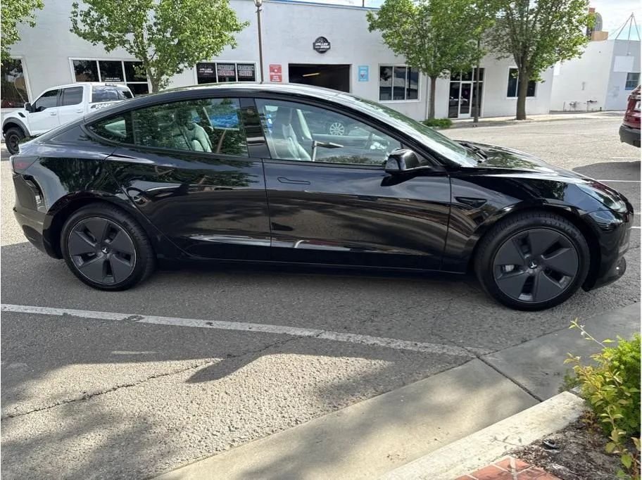 Sedan in Newman, CA, United States 4 - 17647410