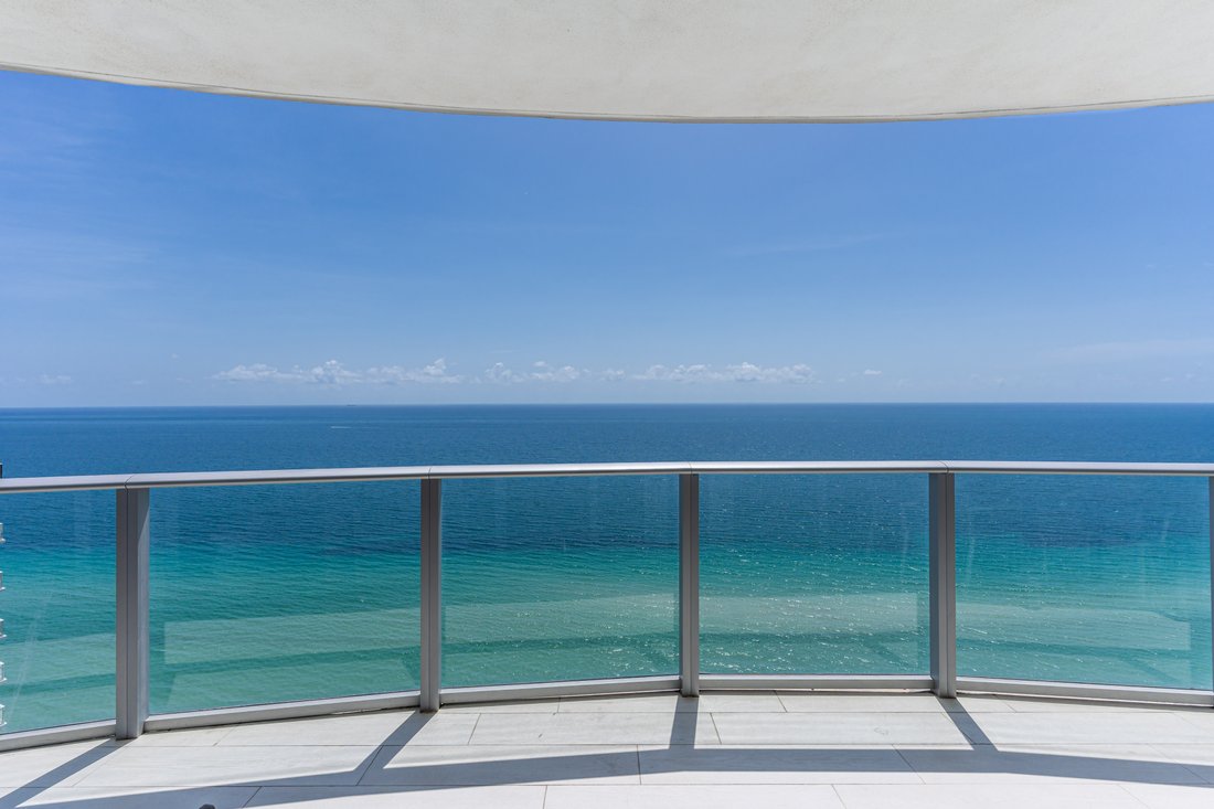 Condo in Hallandale Beach, Florida, United States 2 - 17647638