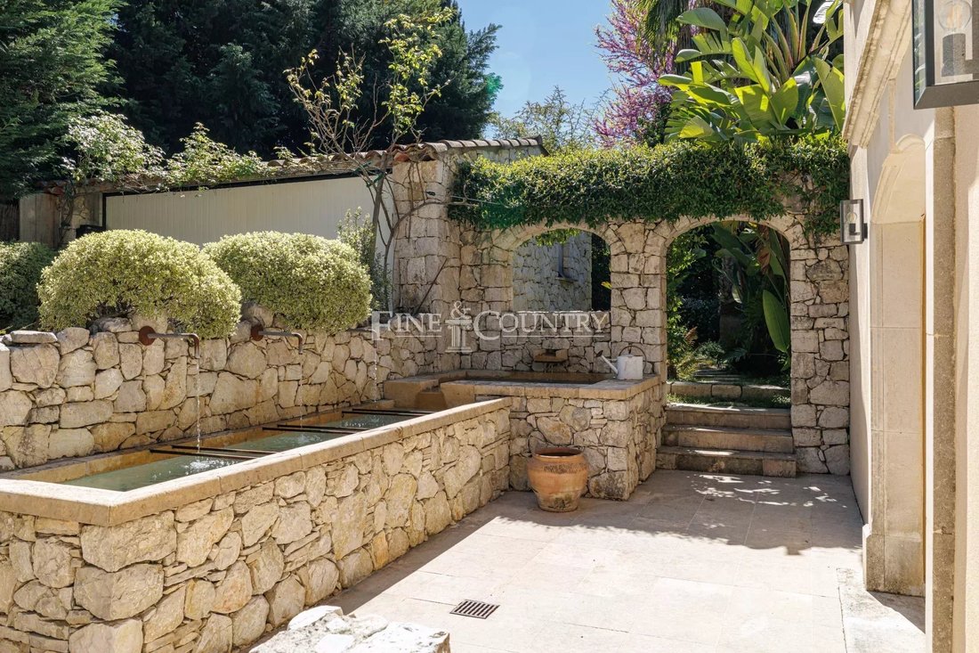 Villa in Mougins, Provence-Alpes-Côte d'Azur, France 4 - 17645141