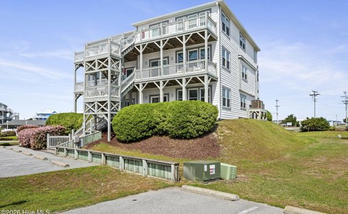 Condo in Emerald Isle, North Carolina, United States 1
