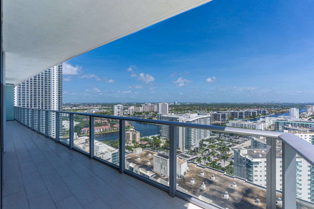 Condo in Hallandale Beach, Florida, United States 3 - 17647638